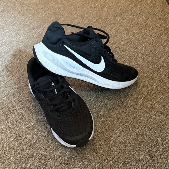 Nike Shoes - Nike Women’s Black and White Running Shoes Size 8.5
